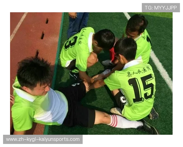 足球按摩放松是否能帮助球员迅速恢复身体状态并提高第二天训练效果 足球按摩放松是否能帮助球员迅速恢复身体状态并提高第二天训练效果